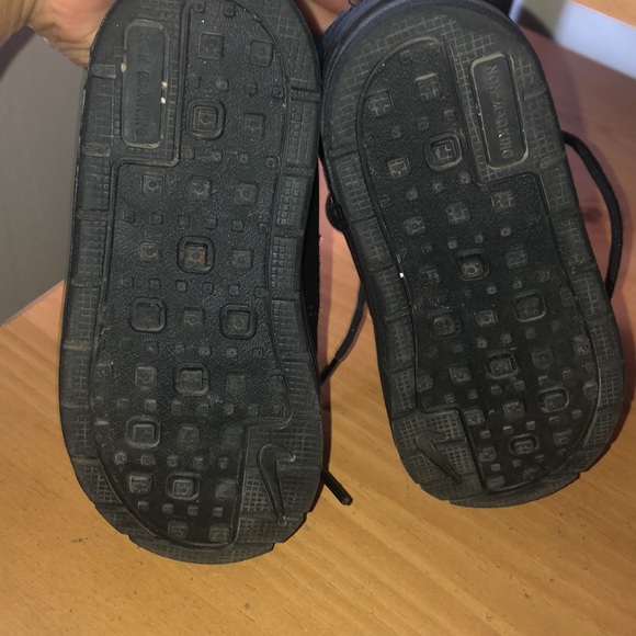 Nike - Picture 5 of 6